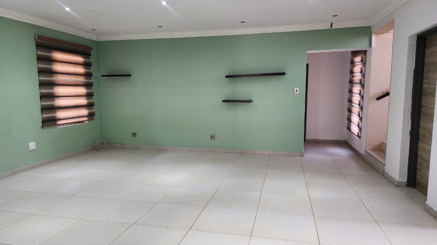 5 Bedroom Property for Sale in Waterkloof A H North West